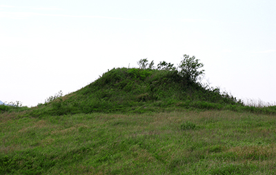 穿山烽火台全景.jpg